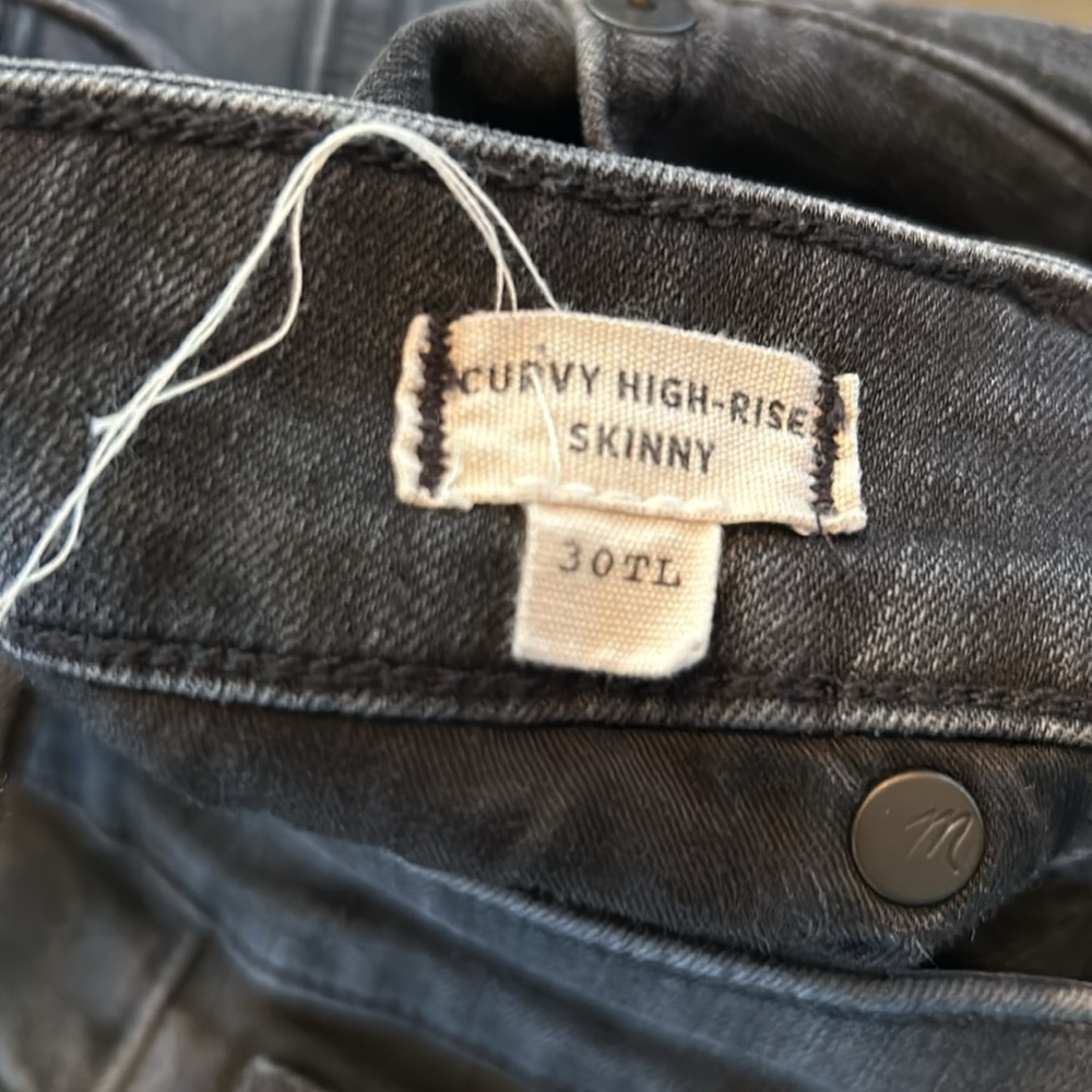Madewell Curvy High Rise Skinny Jeans 5 Pockets Black Button & Studs. Ripped - Picture 6 of 9